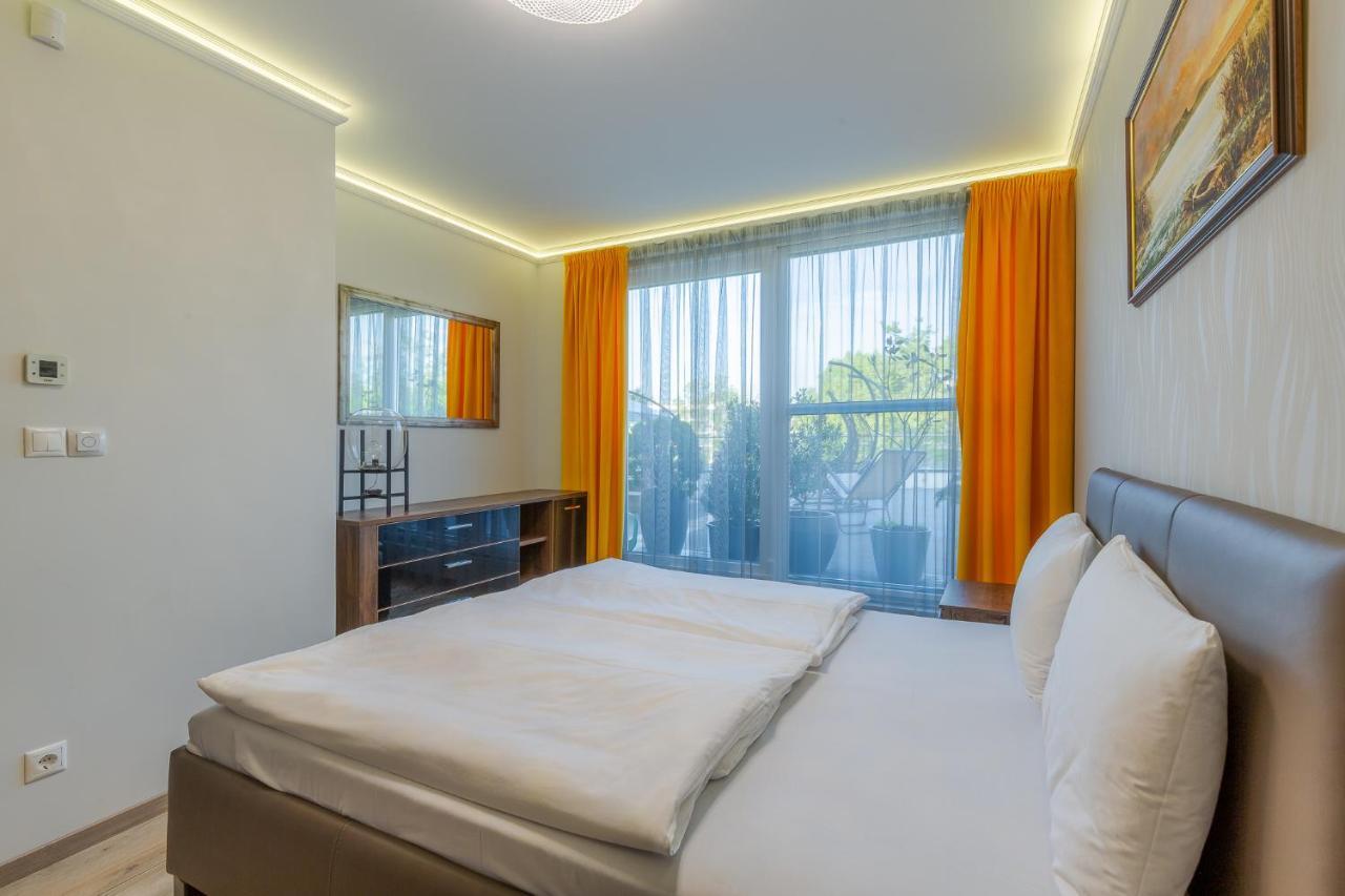 Appartamento Admiral Luxury IV Apartman By Bltn Siófok Esterno foto